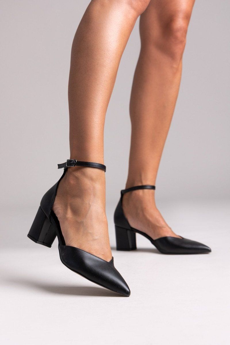 Γόβες με ανοιχτά πλαϊνά TFP - Μαύρο - thefashionproject.gr - TFP