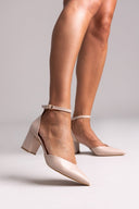 Γόβες με ανοιχτά πλαϊνά TFP - Nude - thefashionproject.gr - TFP