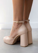 Γόβες με μπαρέτα και φιάπα TFP - Nude - thefashionproject.gr - TFP