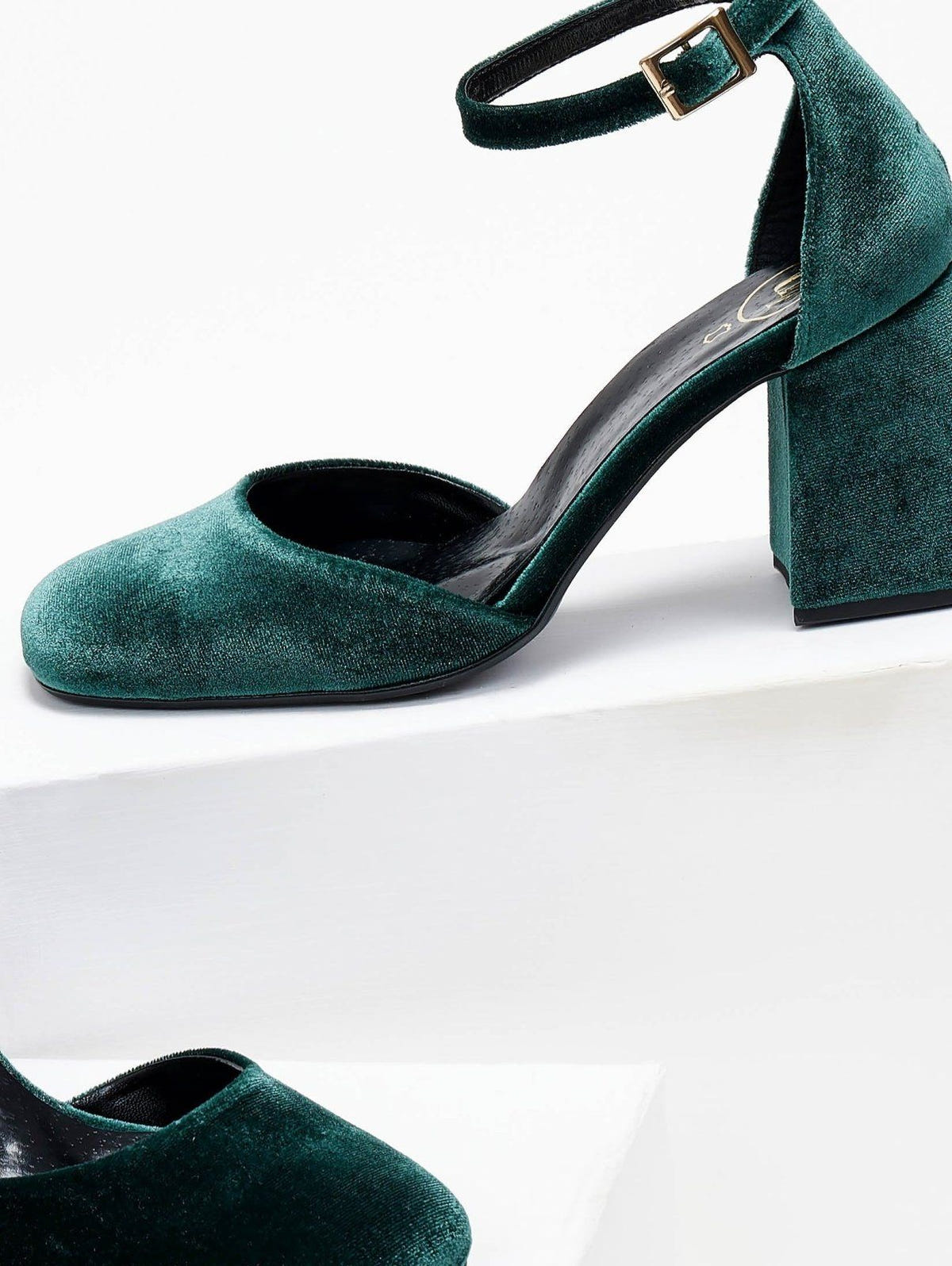 Γόβες με μπαρέτα velvet TFP - Κυπαρισσί - thefashionproject.gr - TFP