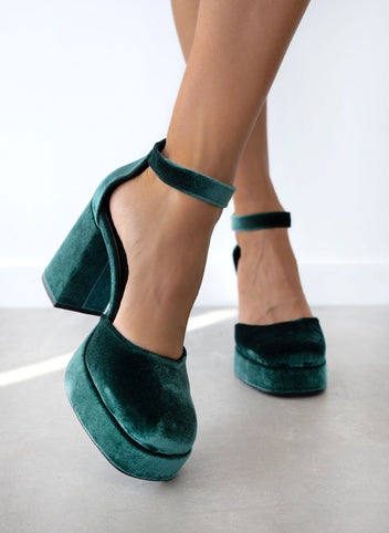 Γόβες με μπαρέτα velvet TFP - Κυπαρισσί - thefashionproject.gr - TFP
