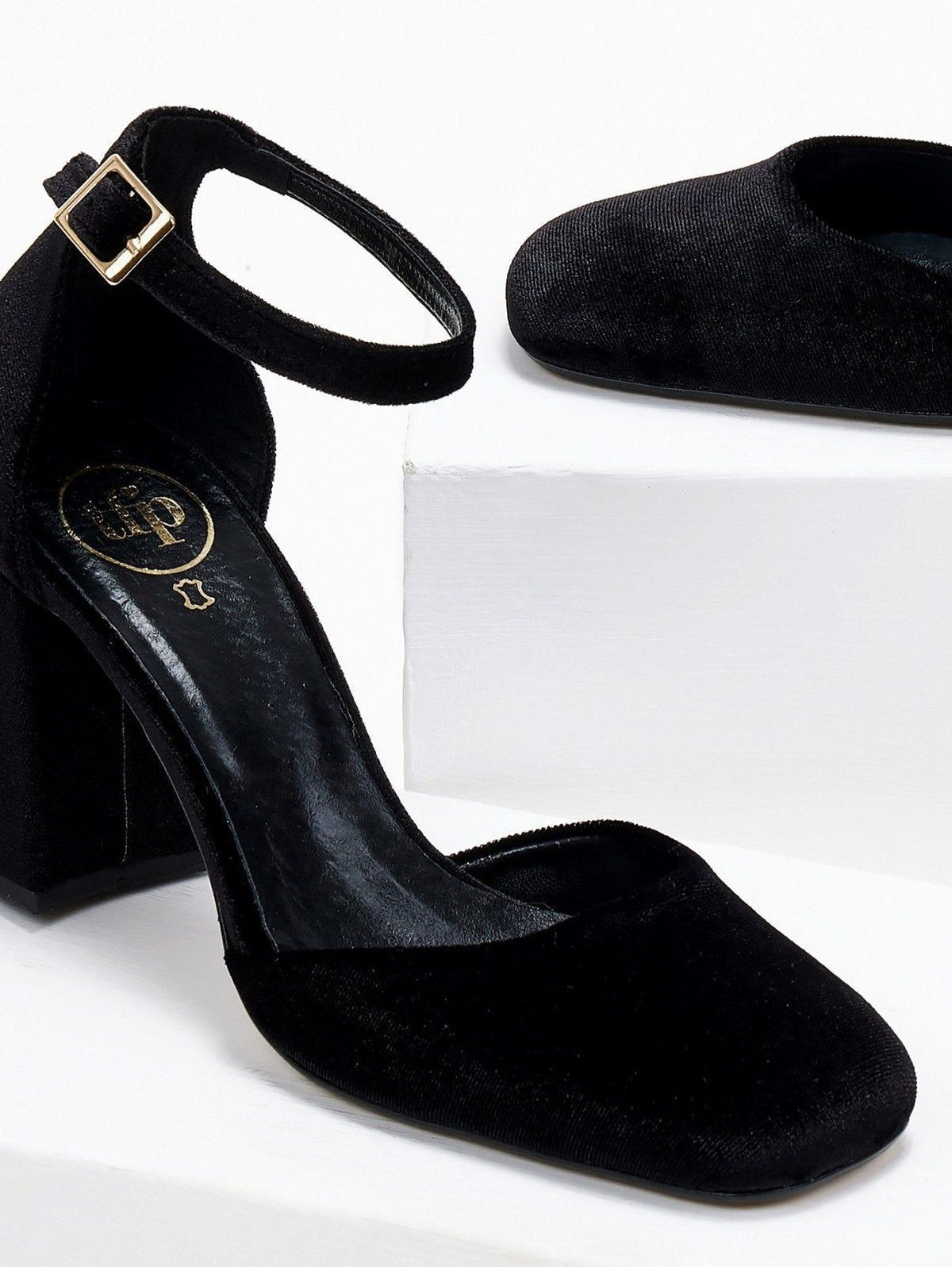 Γόβες με μπαρέτα velvet TFP - Μαύρο - thefashionproject.gr - TFP