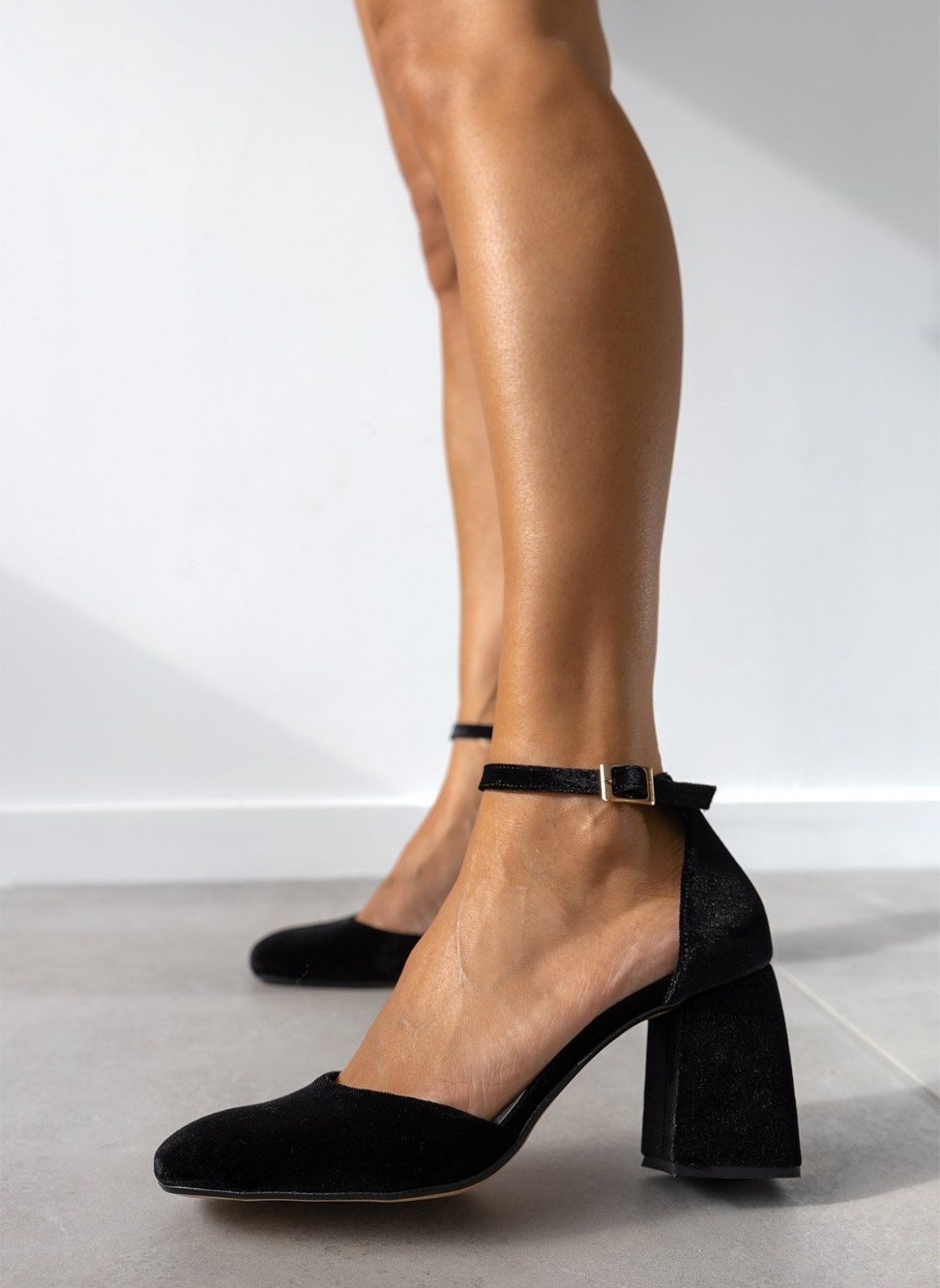 Γόβες με μπαρέτα velvet TFP - Μαύρο - thefashionproject.gr - TFP