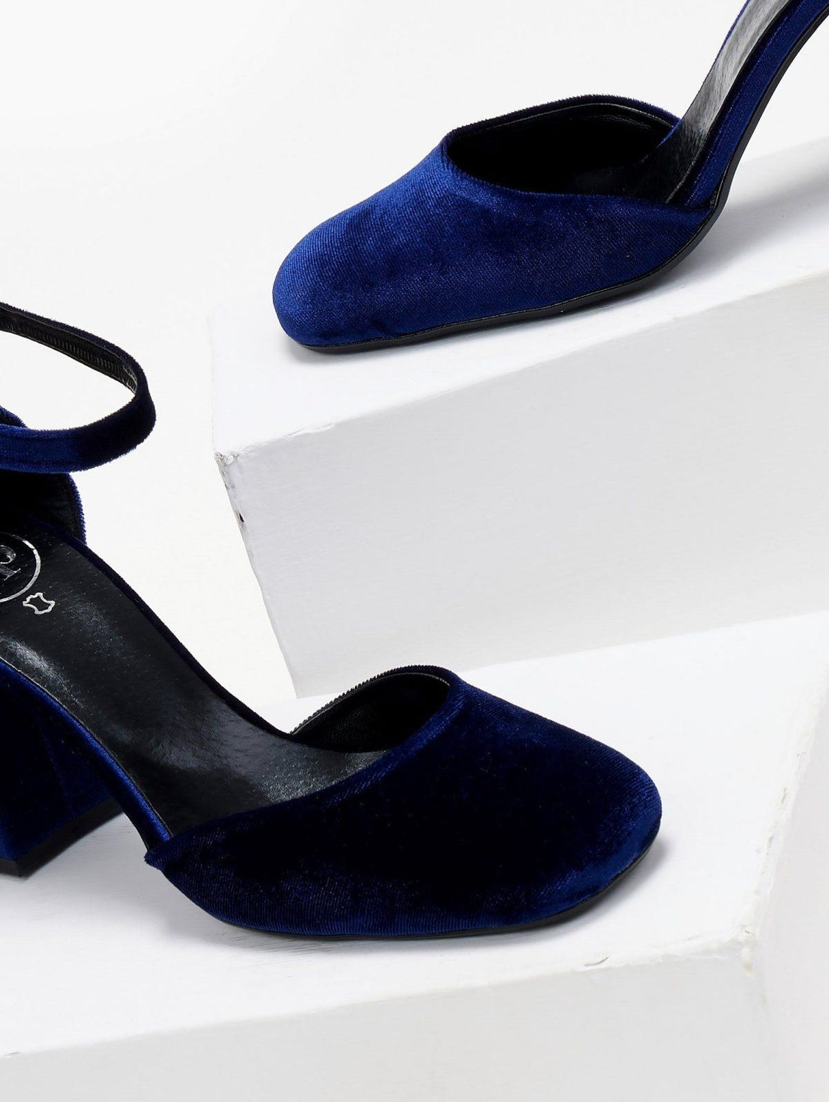 Γόβες με μπαρέτα velvet TFP - Μπλε - thefashionproject.gr - TFP