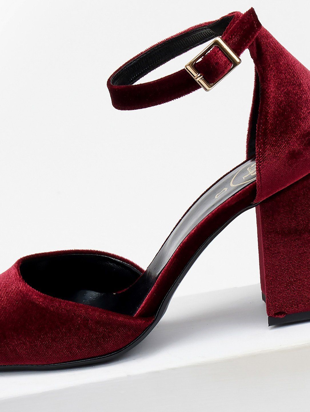 Γόβες με μπαρέτα velvet TFP - Μπορντό - thefashionproject.gr - TFP