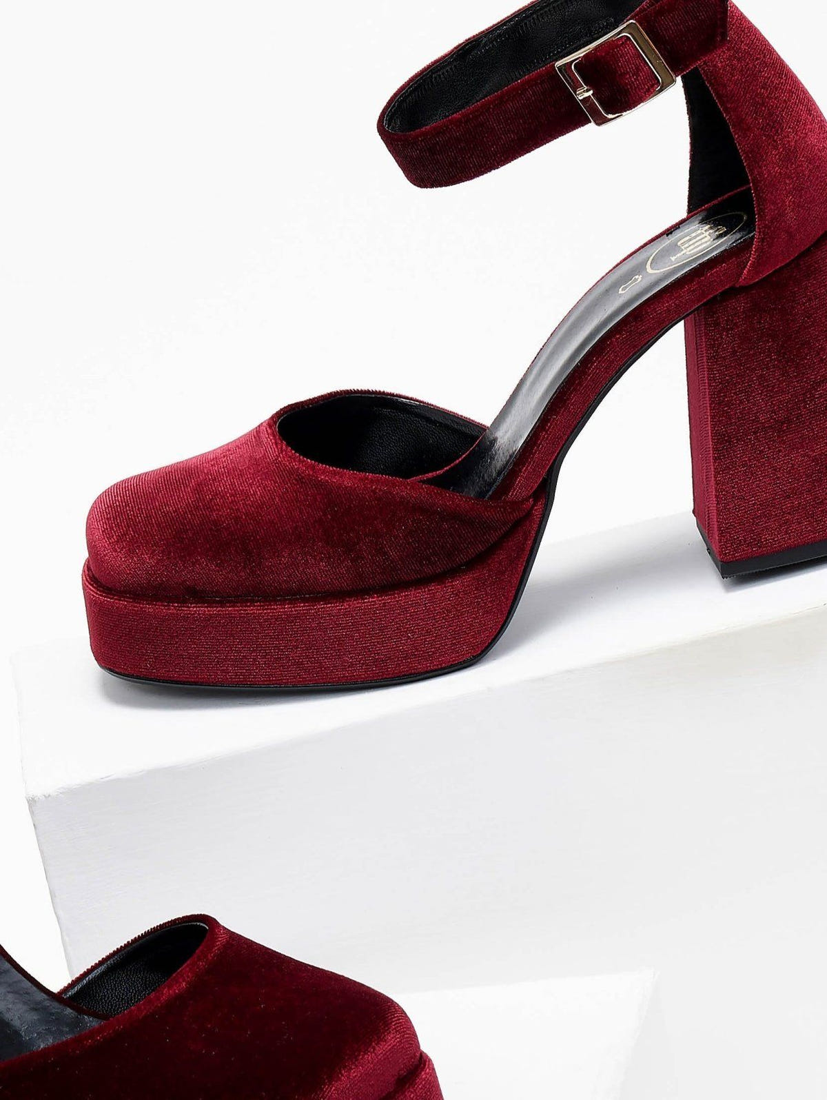 Γόβες με μπαρέτα velvet TFP - Μπορντό - thefashionproject.gr - TFP