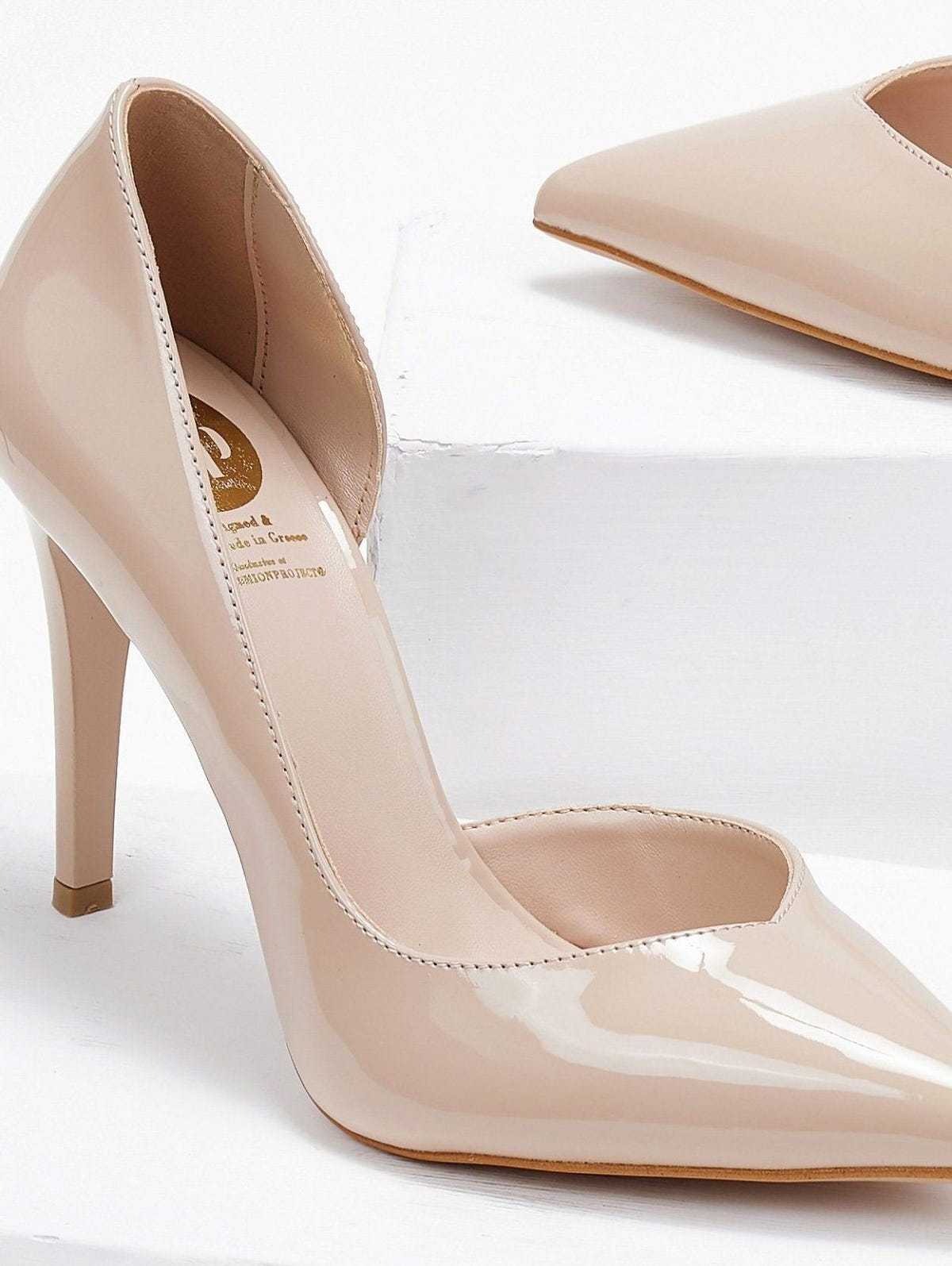 Γόβες μυτερές λουστρίνι με άνοιγμα TFP - Nude - thefashionproject.gr - TFP