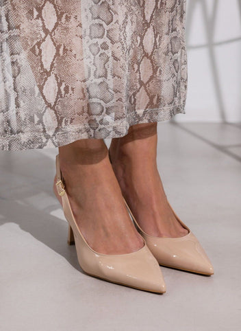 Γόβες μυτερές λουστρίνι με λουράκι TFP - Nude - thefashionproject.gr - TFP