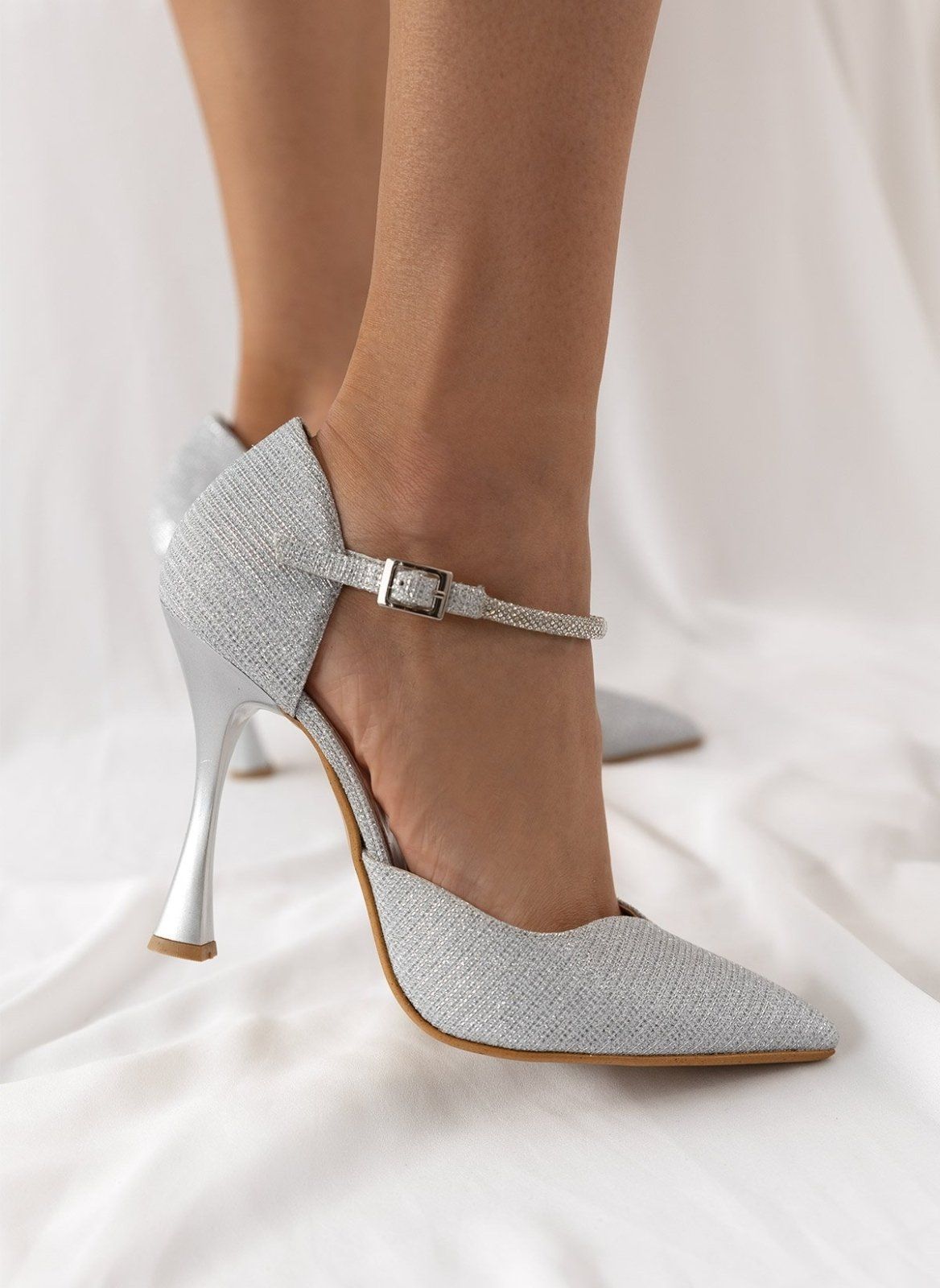 Γόβες μυτερές με στρας μπαρέτα TFP - Ασημί - thefashionproject.gr - TFP