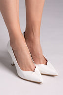 Γόβες μυτερές με v cut TFP - Λευκό Πέρλα - thefashionproject.gr - TFP