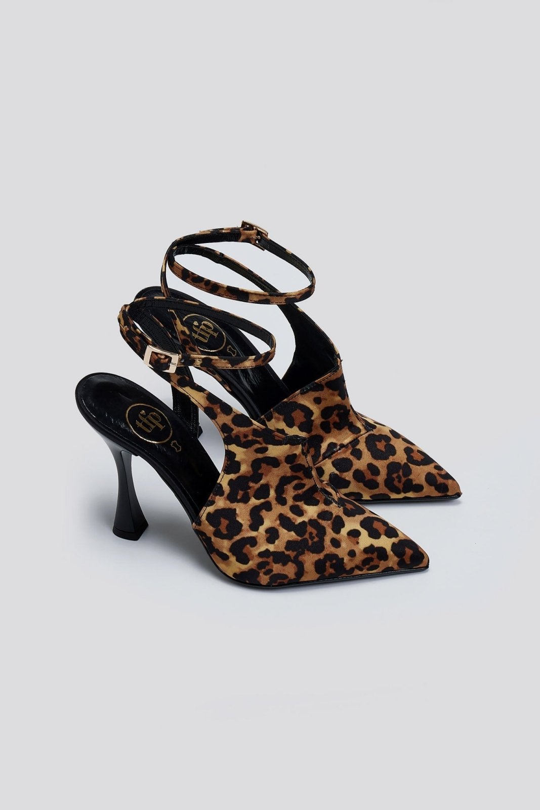 Γόβες μυτερές σατεν με μπαρέτα TFP - Leopard - thefashionproject.gr - TFP