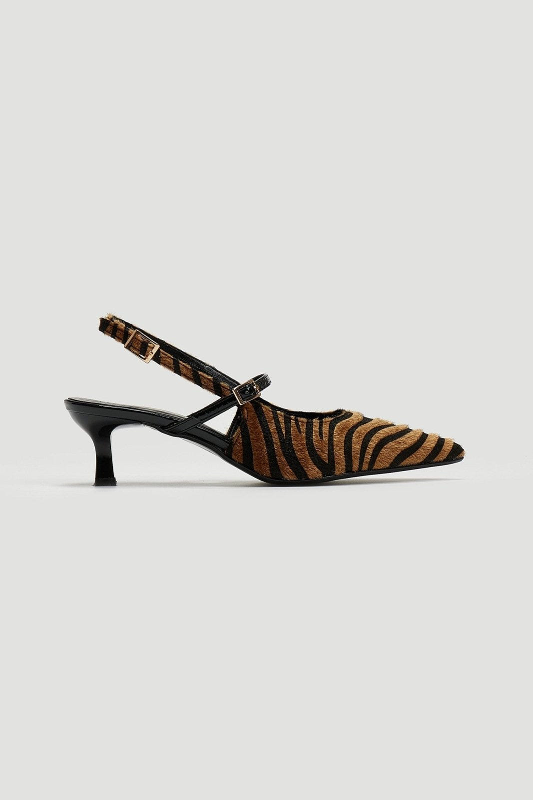 Γόβες μυτερές slingback από συνθετικό ponyskin TFP - Μαύρο/Μπεζ - thefashionproject.gr - TFP