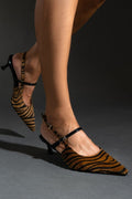 Γόβες μυτερές slingback από συνθετικό ponyskin TFP - Μαύρο/Μπεζ - thefashionproject.gr - TFP