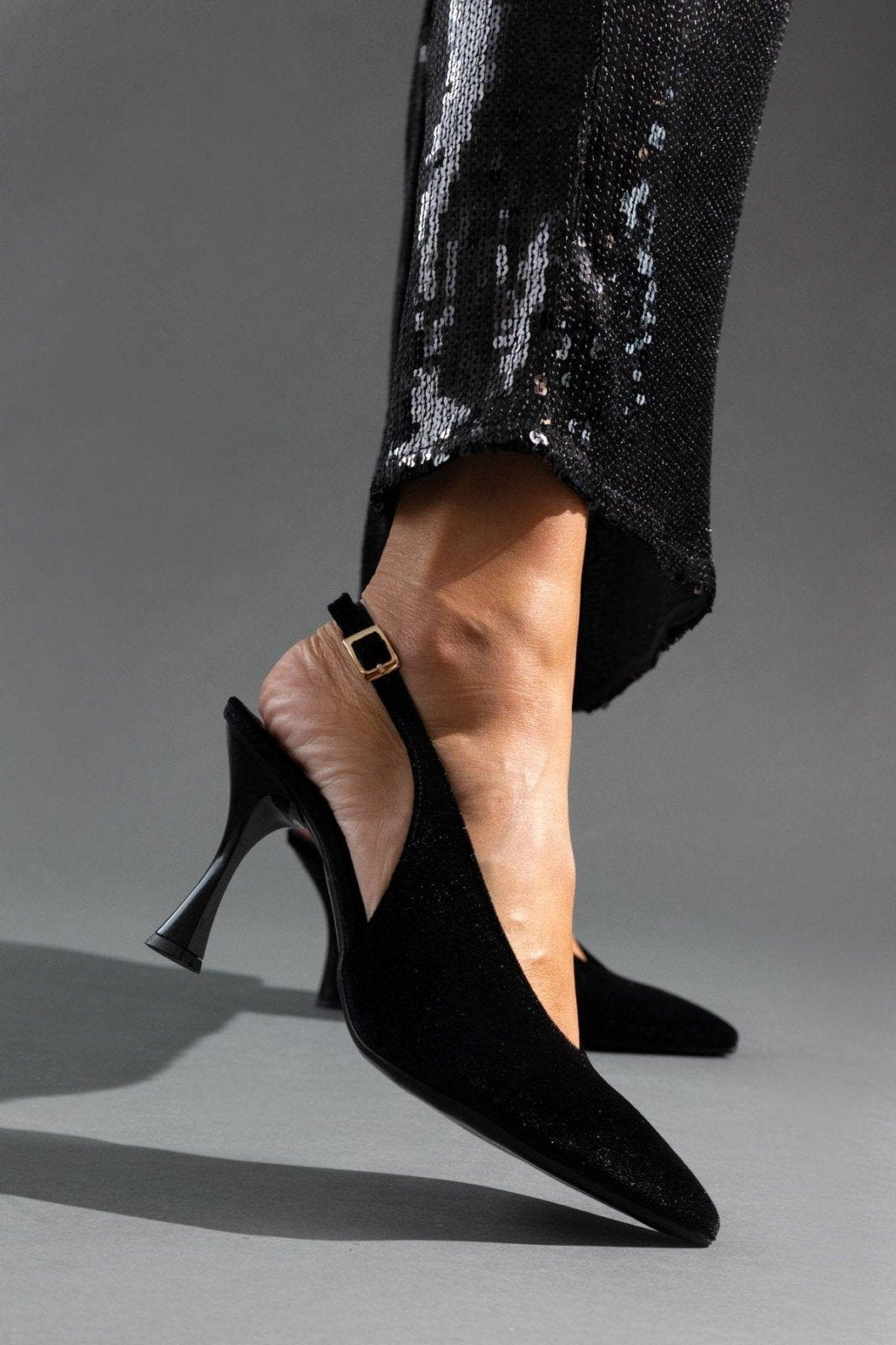 Γόβες μυτερές slingback από velvet ύφασμα TFP - Μαύρο - thefashionproject.gr - TFP