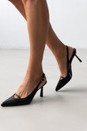Γόβες μυτερές slingback λουστρίνι TFP - Μαύρο - thefashionproject.gr - TFP