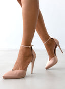 Γόβες σατέν μυτερές με λεπτή φιάπα TFP - Nude - thefashionproject.gr - TFP