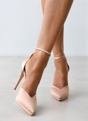 Γόβες σατέν μυτερές με λεπτή φιάπα TFP - Nude - thefashionproject.gr - TFP