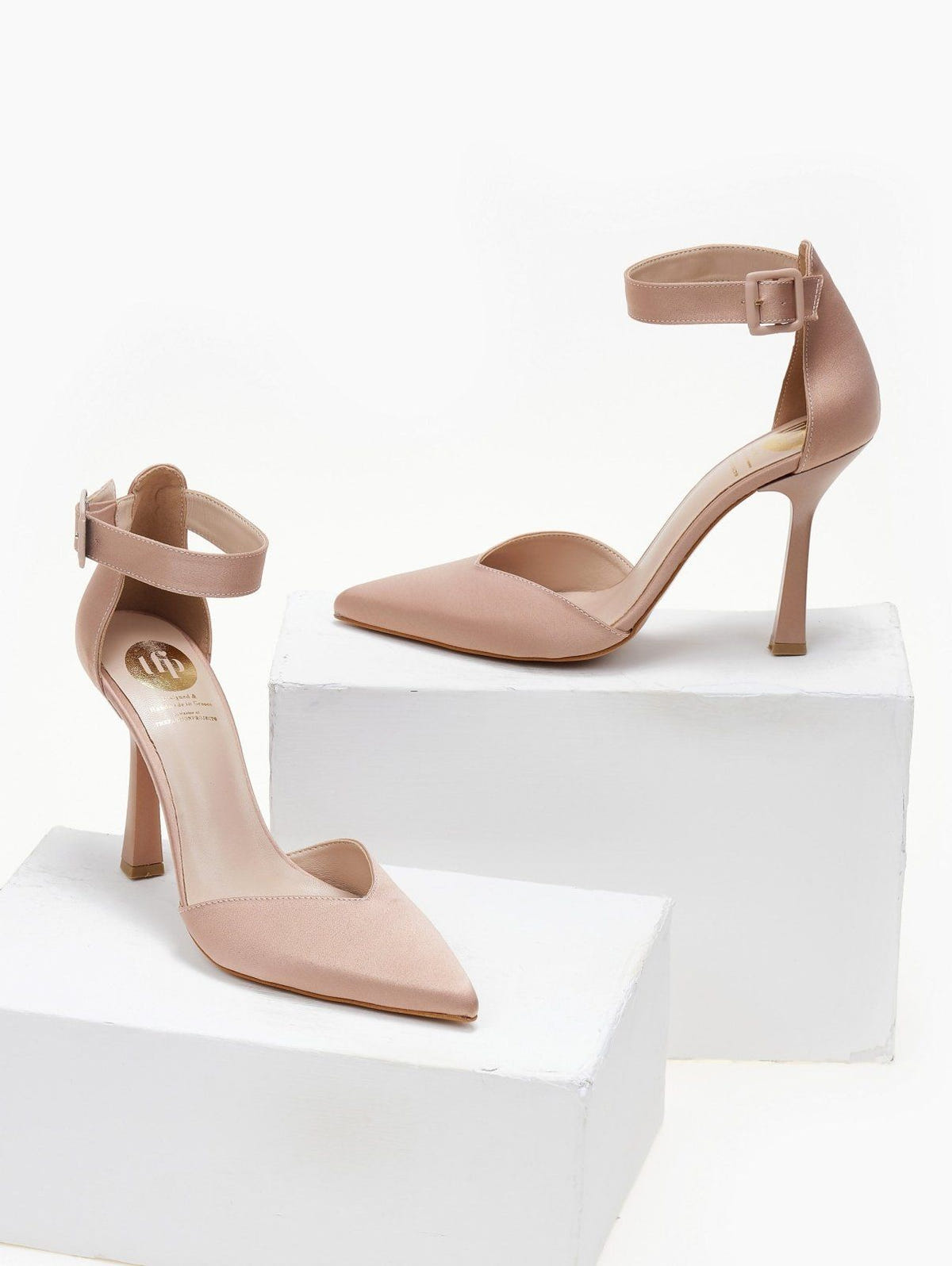 Γόβες σατέν μυτερές με μπαρέτα TFP - Nude - thefashionproject.gr - TFP