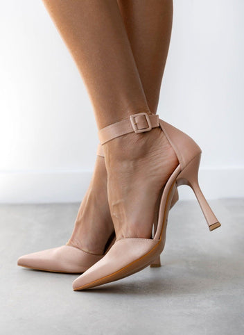 Γόβες σατέν μυτερές με μπαρέτα TFP - Nude - thefashionproject.gr - TFP