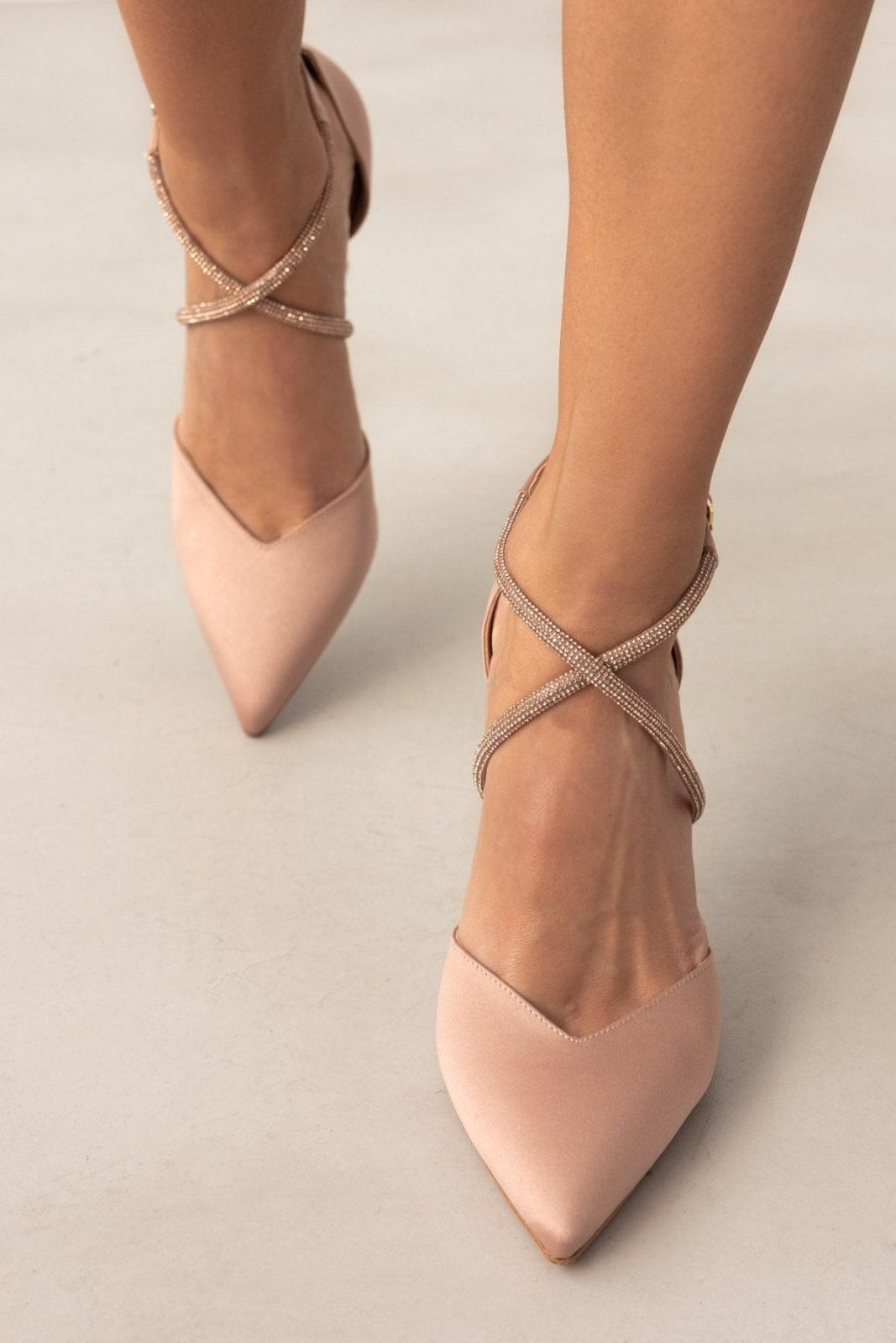 Γόβες σατέν μυτερές με στρας TFP - Nude - thefashionproject.gr - TFP
