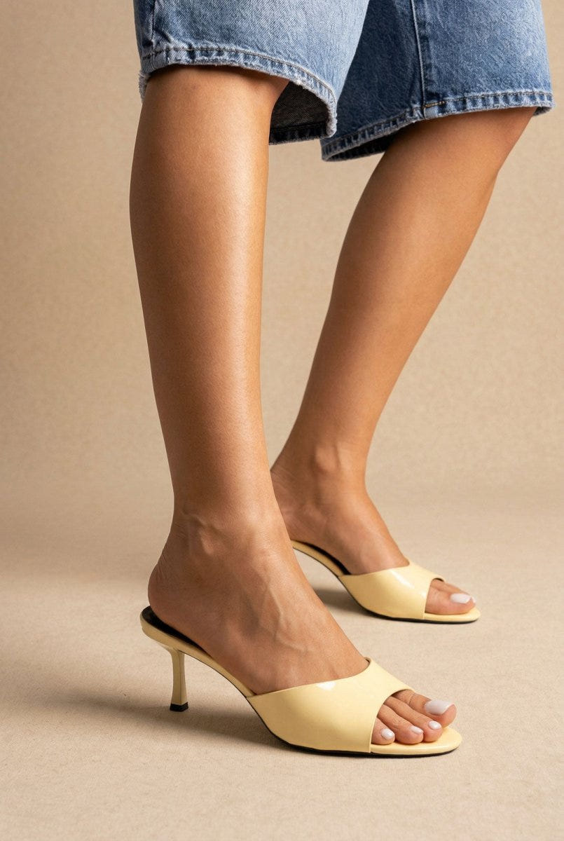 Stephan - Heel Mules Wide Strap - Yellow Patent