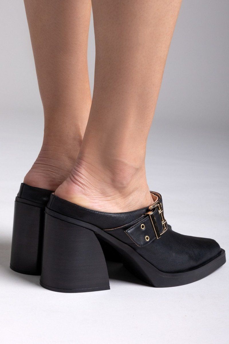 Leather Clogs with Buckle TFP - Μαύρο - thefashionproject.gr - TFP