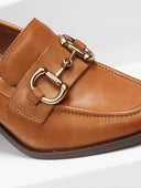 Loafers δερμάτινα με τακούνι Carmela 161127 - Κάμελ - thefashionproject.gr - CARMELA