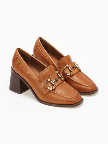 Loafers δερμάτινα με τακούνι Carmela 161127 - Κάμελ - thefashionproject.gr - CARMELA