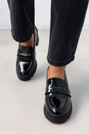 Loafers λουστρίνι με τακούνι - Μαύρο - thefashionproject.gr - Ideal shoes - 22784002003
