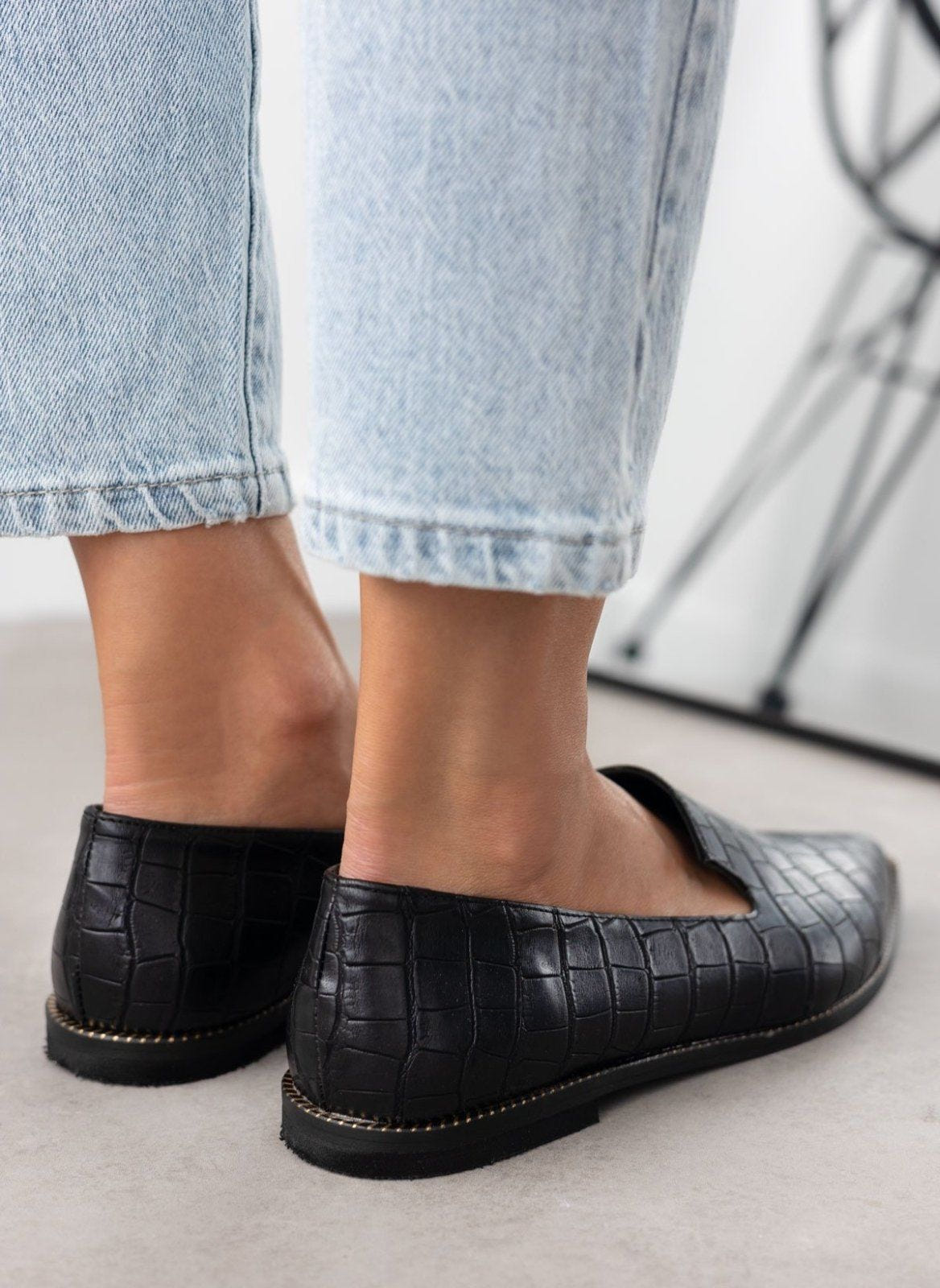 Loafers μυτερά με ανάγλυφο pattern Estil - Μαύρο - thefashionproject.gr - Estil