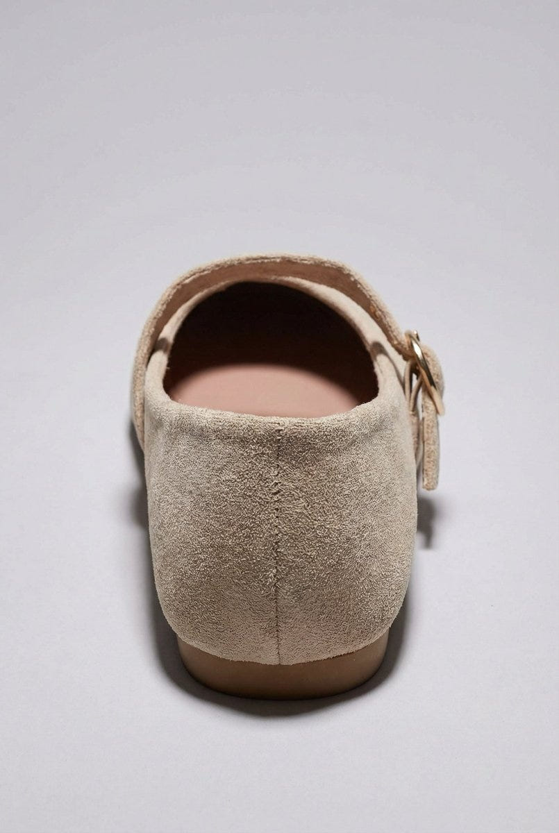 Ideal shoes - Mary Jane Ballet Flats With Buckle - Beige Suede