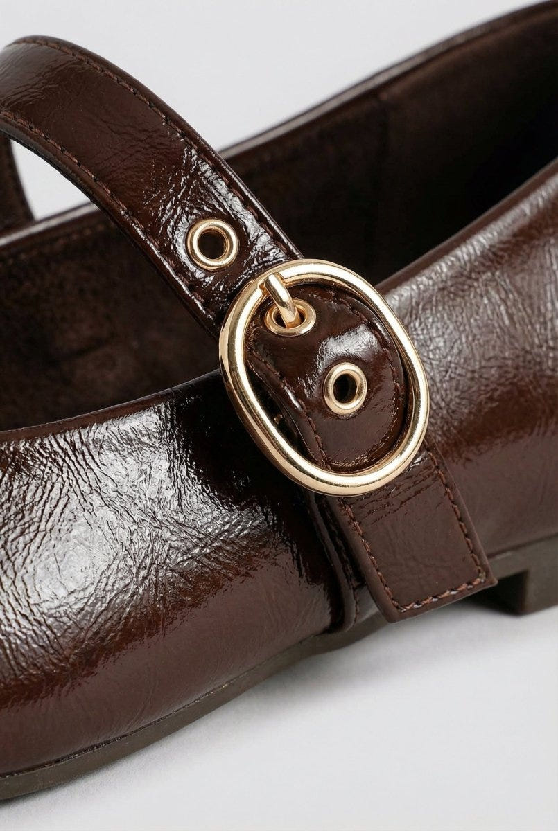 Ideal shoes - Mary Jane Ballet Flats With Buckle - Brown Matte