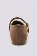 Ideal shoes - Mary Jane Ballet Flats With Buckle - Brown Suede