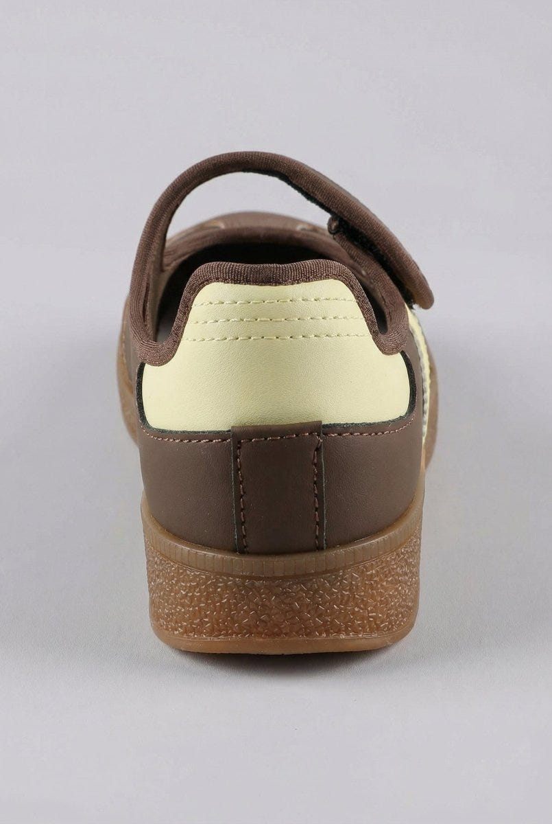 Ideal shoes - Mary Jane Sneakers - Brown Matte