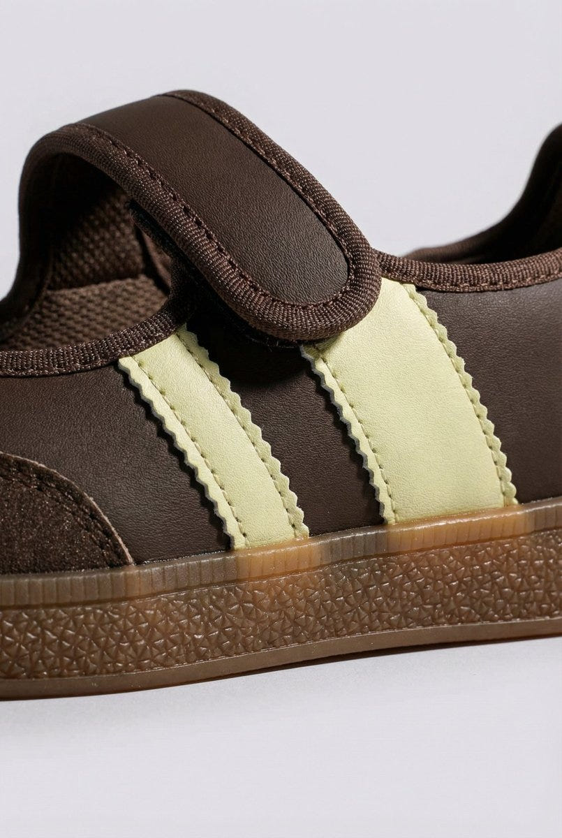 Ideal shoes - Mary Jane Sneakers - Brown Matte