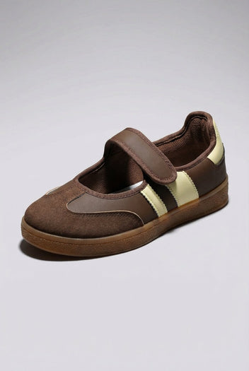 Ideal shoes - Mary Jane Sneakers - Brown Matte