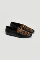 Μοκασίνια με ponyskin TFP - Μαύρο/Μπεζ - thefashionproject.gr - TFP