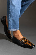 Μοκασίνια με ponyskin TFP - Μαύρο/Μπεζ - thefashionproject.gr - TFP
