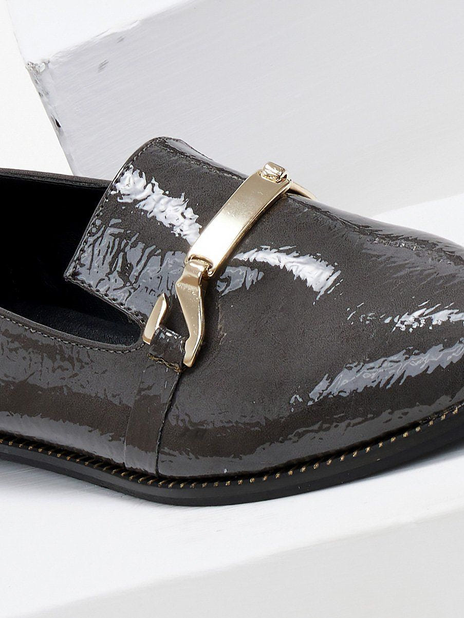 Μοκασίνια μυτερά λουστρίνι Estil - Γκρι - thefashionproject.gr - Estil