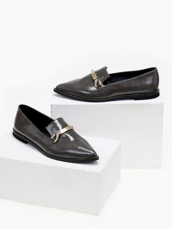 Μοκασίνια μυτερά λουστρίνι Estil - Γκρι - thefashionproject.gr - Estil