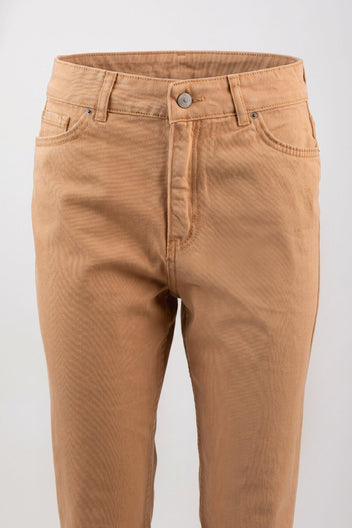 BISOU - Mom Fit Cropped Jeans - Camel