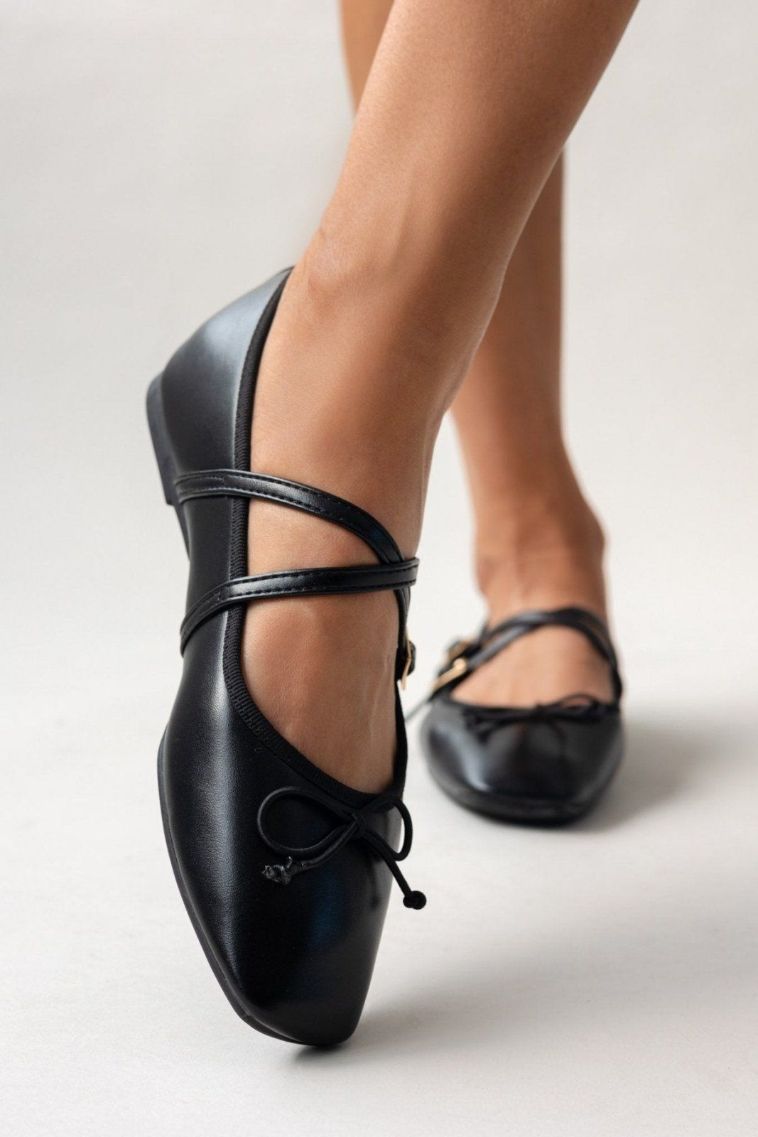 Μπαλαρίνες mat με λουράκια ERYNN - Μαύρο - thefashionproject.gr - ERYNN