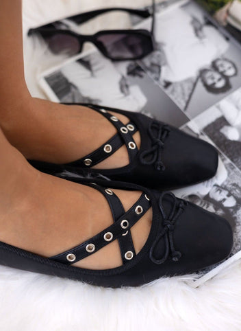 Μπαλαρίνες με crossover λουράκια - Μαύρο - thefashionproject.gr - The Fashion Project