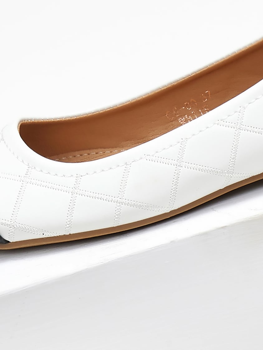Μπαλαρίνες με καπιτονέ σχέδιο Erynn - Λευκό - thefashionproject.gr - ERYNN