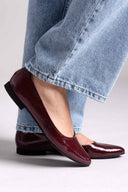 Μπαλαρίνες μυτερές λουστρίνι Estil - Μπορντό - thefashionproject.gr - Estil