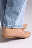 Μπαλαρίνες μυτερές λουστρίνι Estil - Nude - thefashionproject.gr - Estil