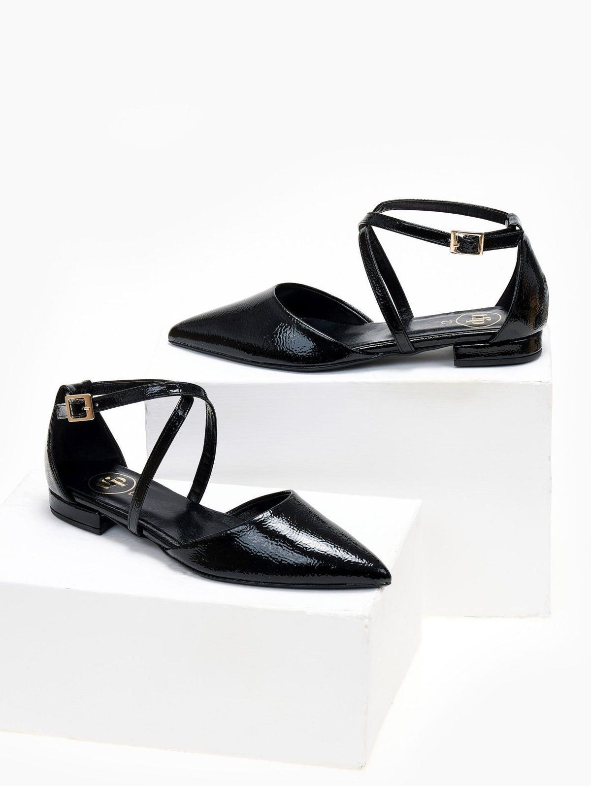 Μπαλαρίνες μυτερές με crossover λουράκια TFP - Μαύρο - thefashionproject.gr - TFP