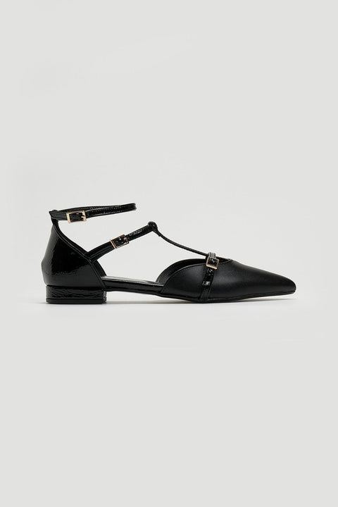 Pointed Ballerinas with Strap - Black
