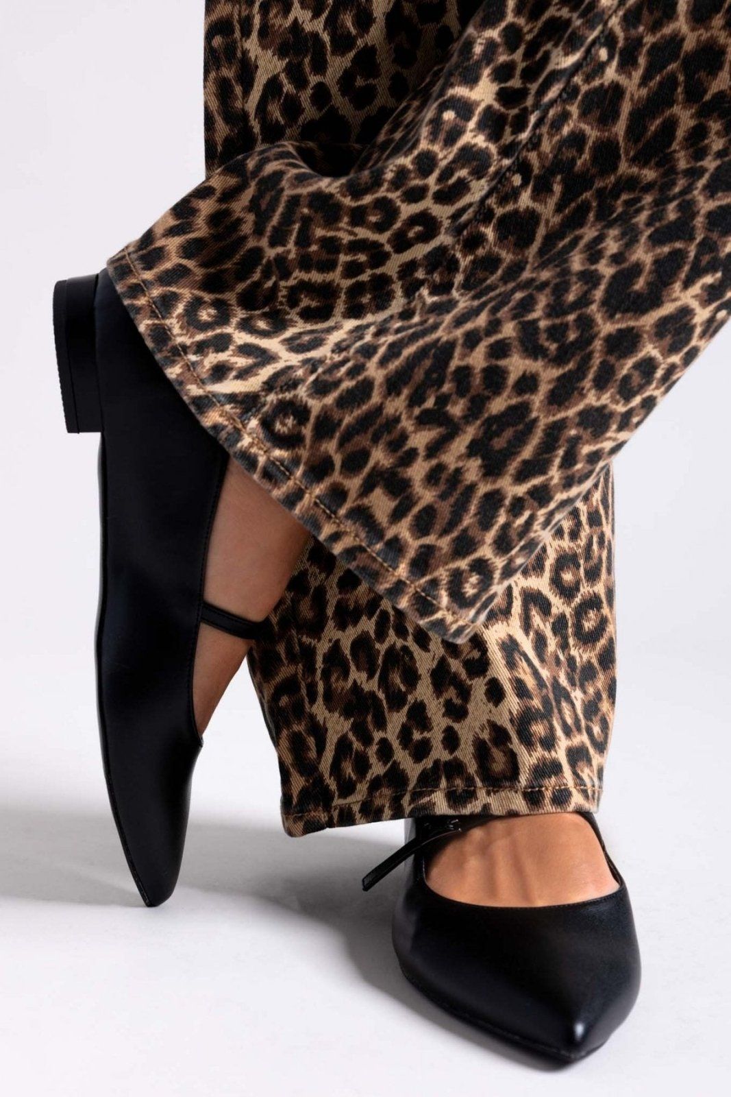 Μπαλαρίνες μυτερές με μπαρέτα TFP - Μαύρο - thefashionproject.gr - TFP