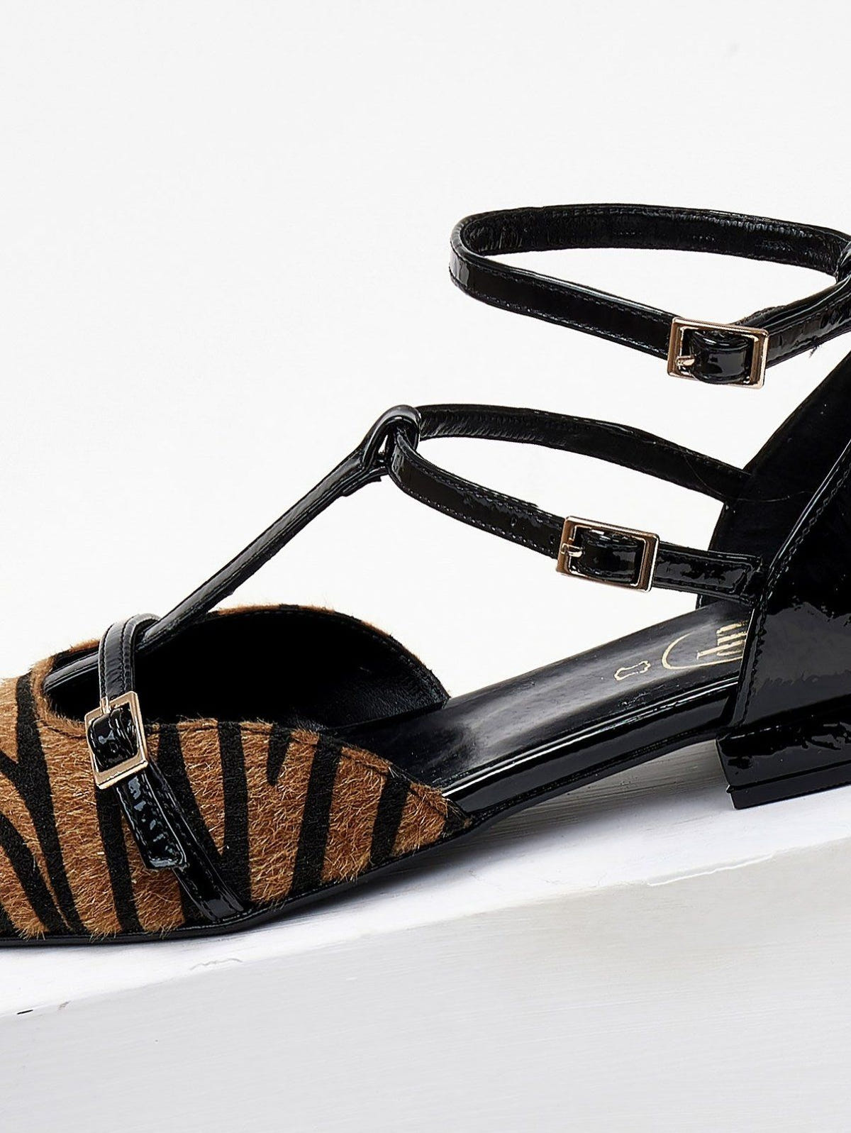 Μπαλαρίνες μυτερές με ponyskin TFP - Μαύρο/Μπεζ - thefashionproject.gr - TFP